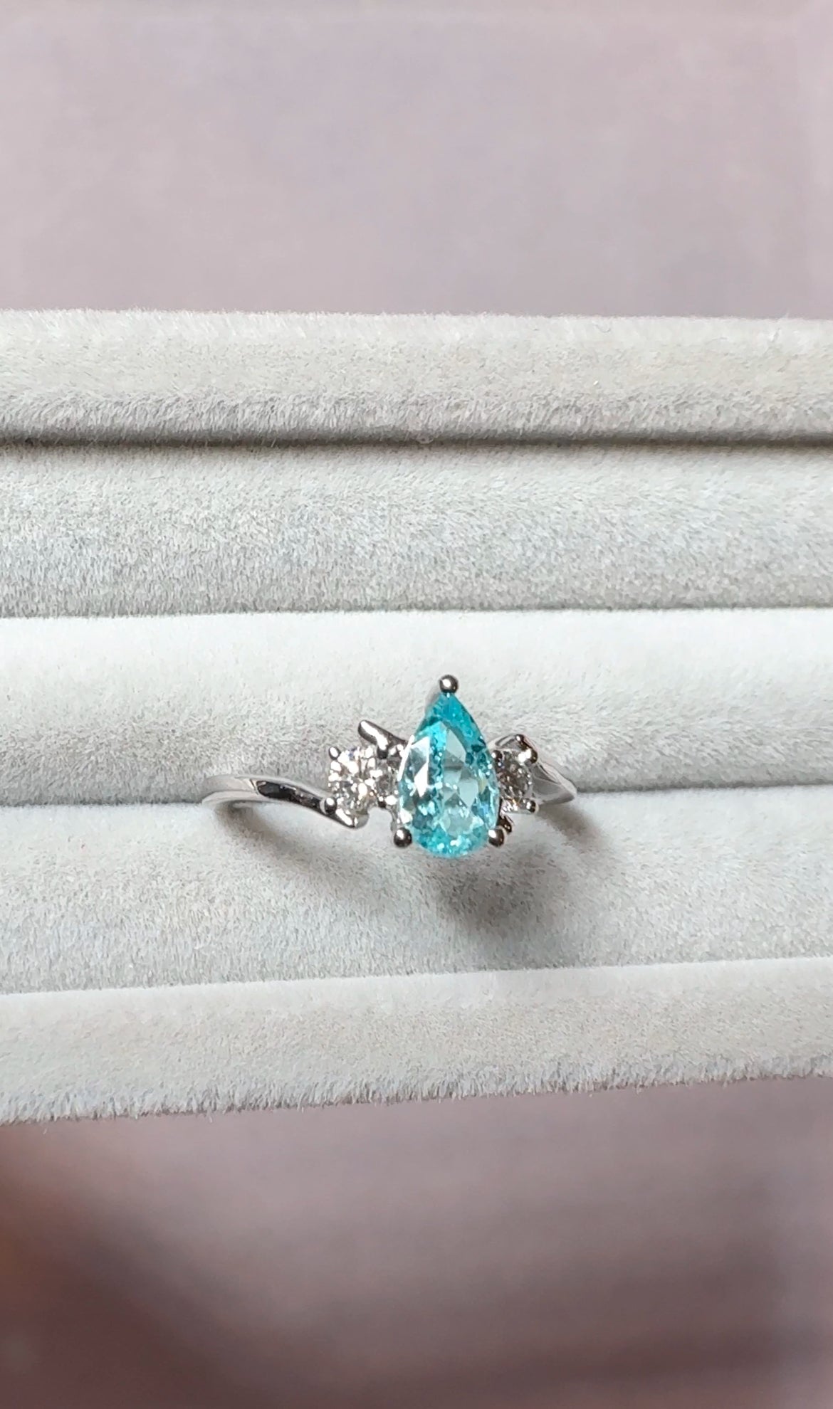 Simple streamlined shape 20250101-02