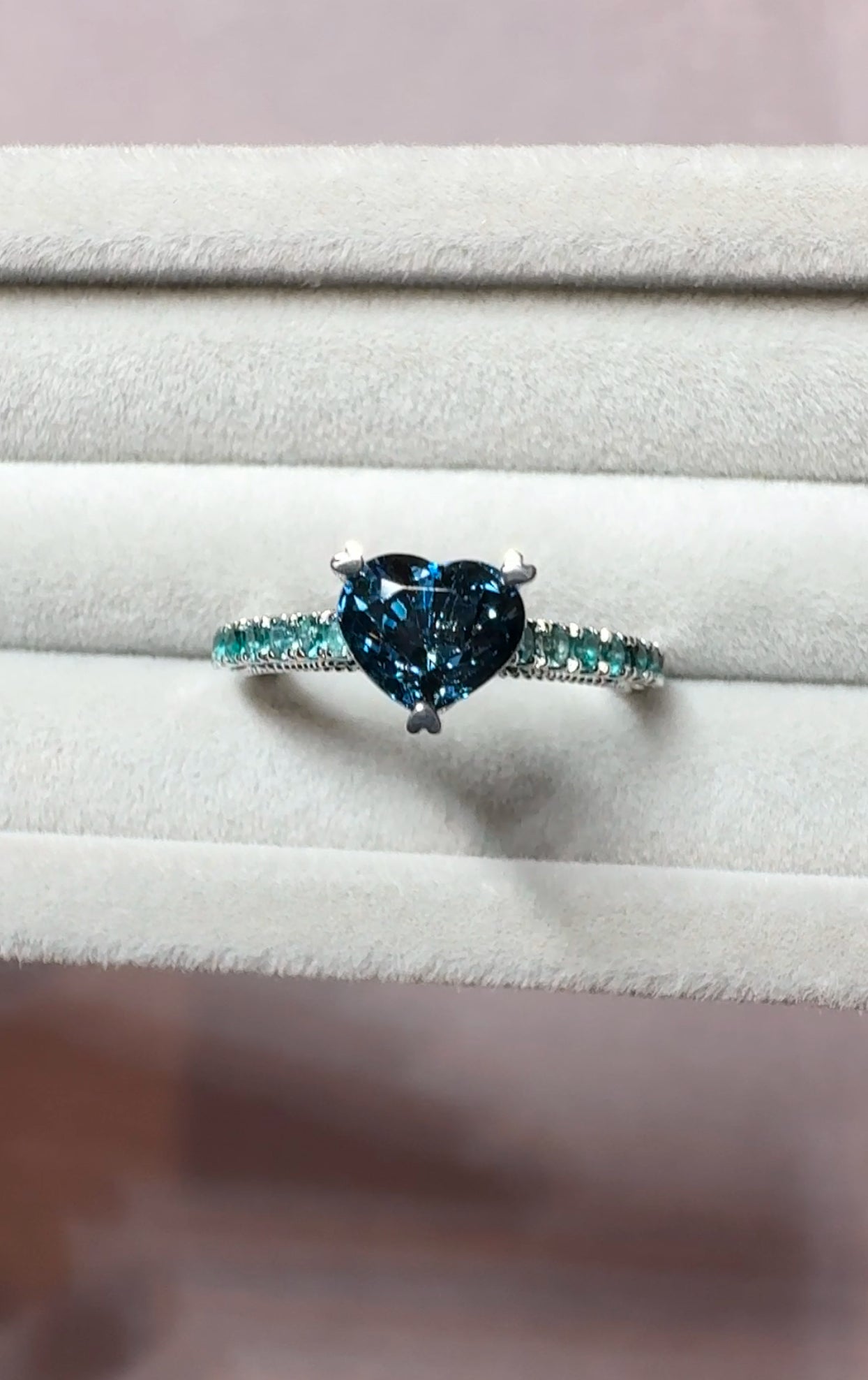 A combination of gorgeousness and simplicity, a high-top style💕20241122-10