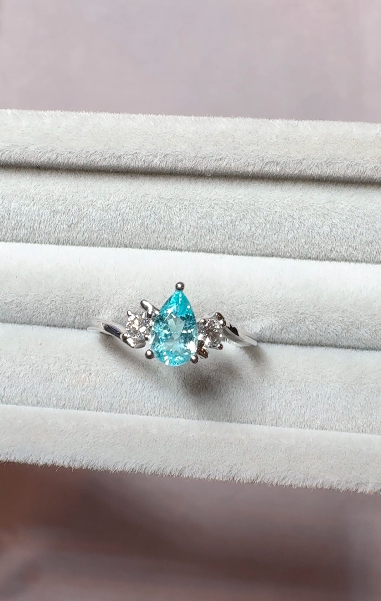 Simple streamlined shape 20250101-02