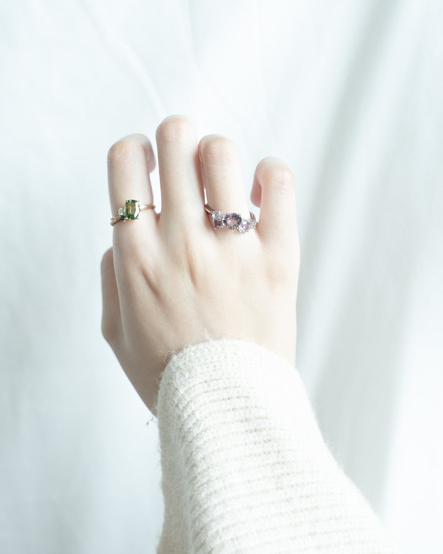 Green Tourmaline x Sapphire ． 18K Gold Asymmetrical Ring