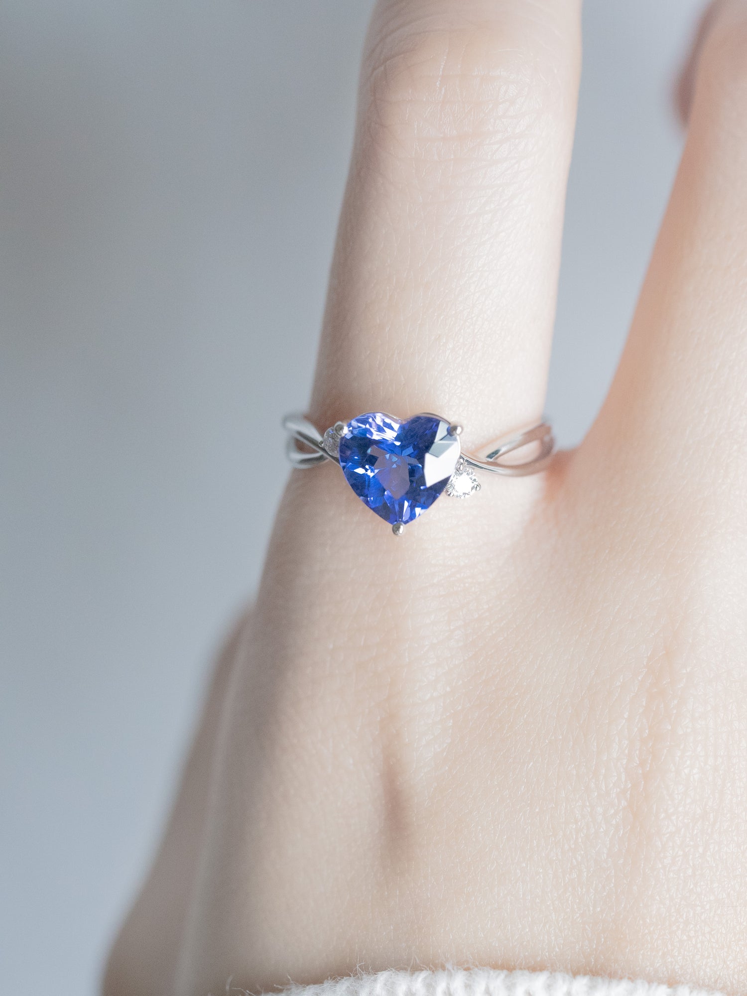 💃🏻D-Block Tanzanite and Gold Elegant Ring - Femininity Up!!