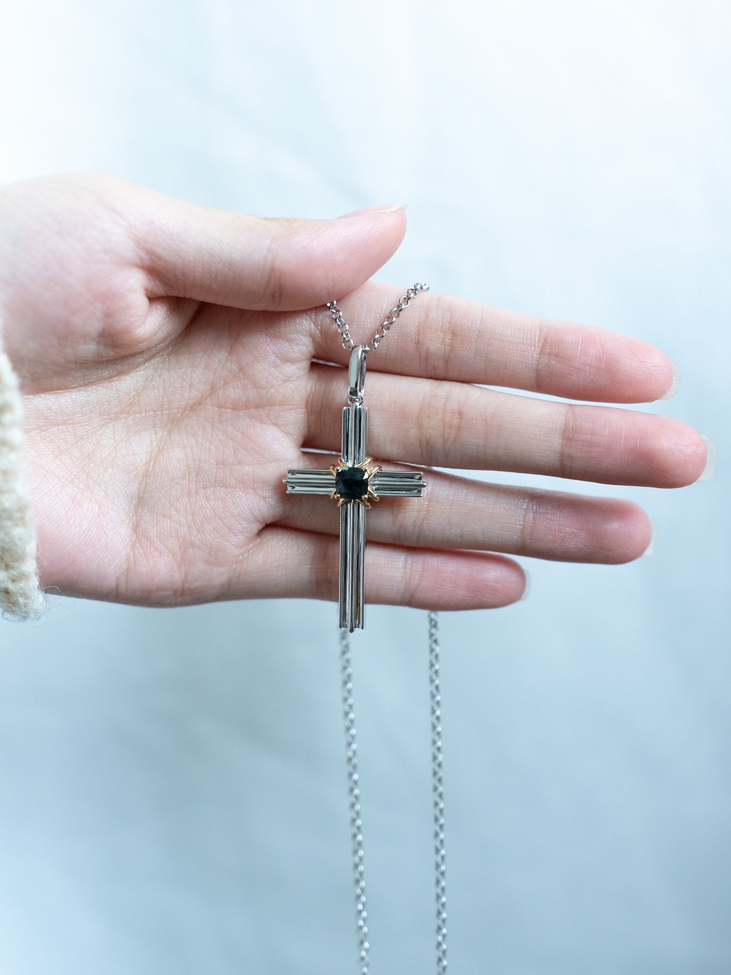 🌿Sapphire 18K Gold-Vine Two-Tone Cross Pendant🌿