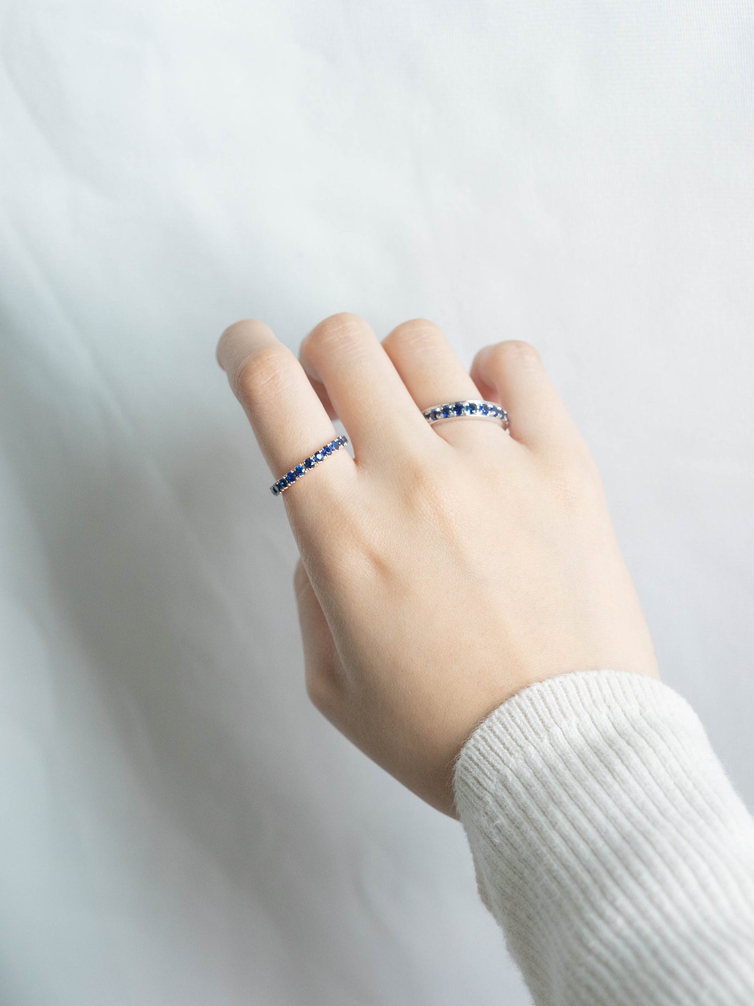 〰️🔹18K white gold sapphire simple everyday thick wire ring🔹〰️