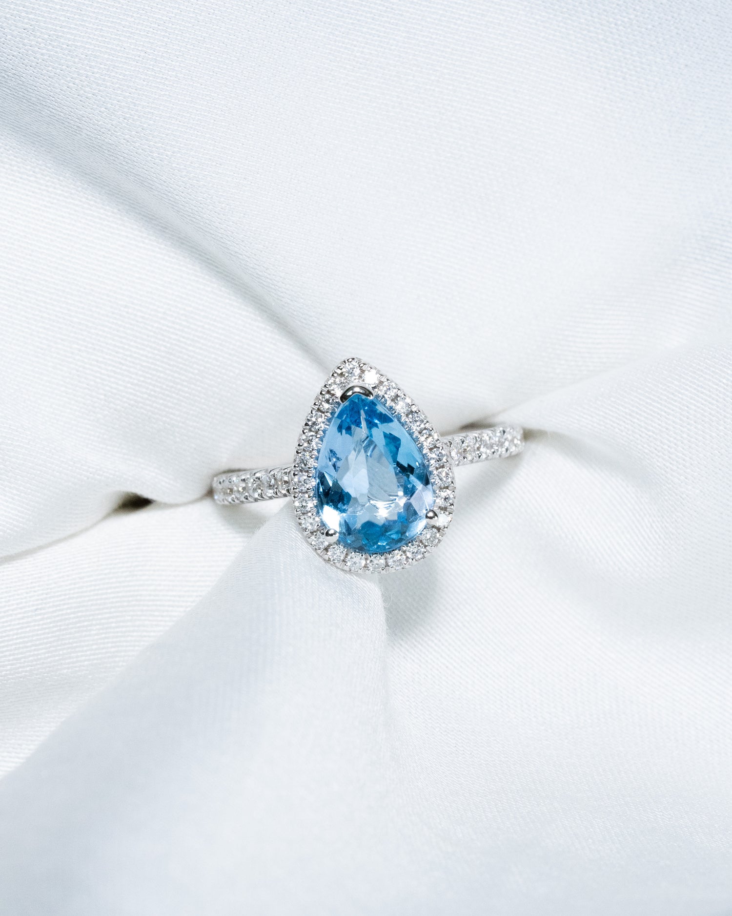 ❄️Santa Maria Aquamarine-Extremely Gorgeous 18K White Gold Ring❄️